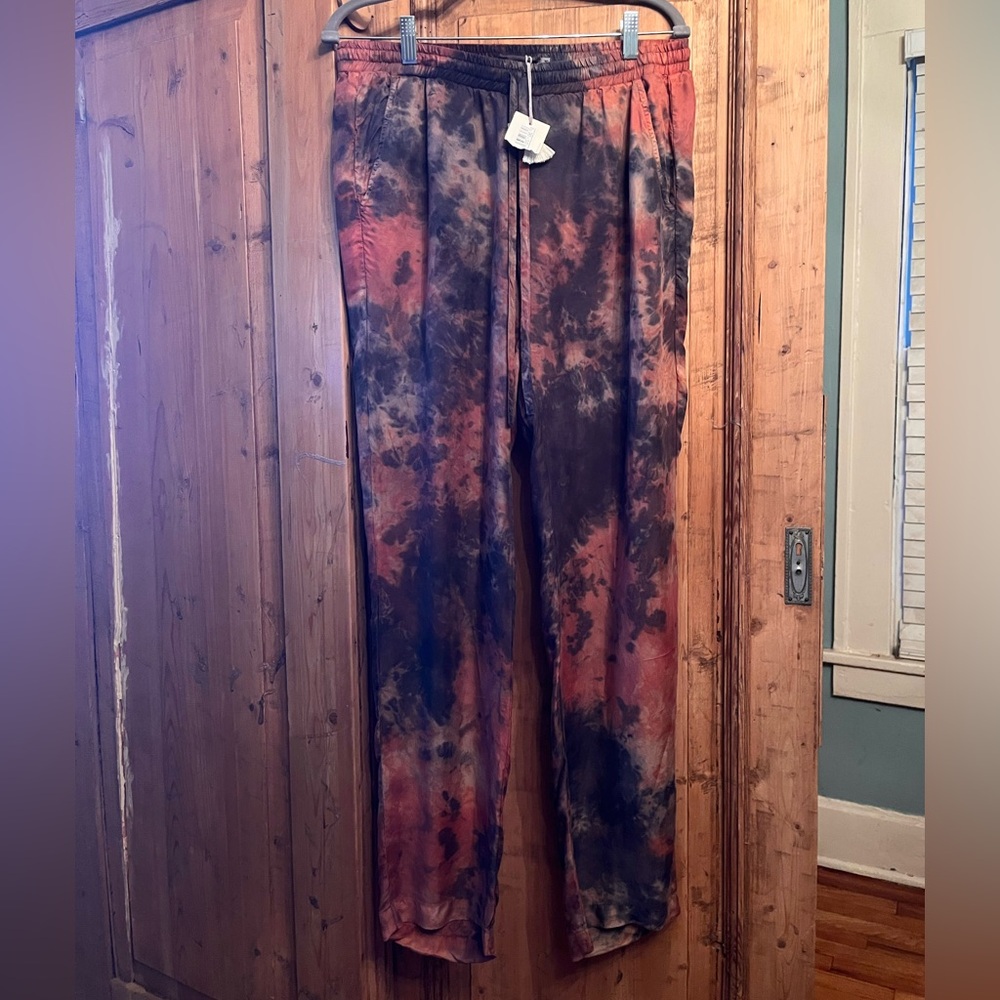 Johnny Was “ Pete & Greta” Artistic Black / Red / Gray Sweatpants…NWOT